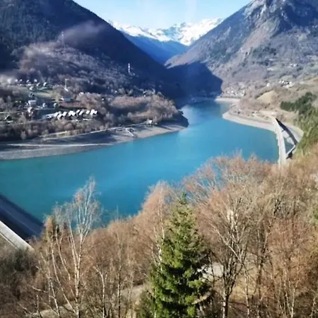 Superbe Dans La Vallee De L'eau D'olle. *